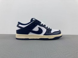 Nike SB Dunk Low Retro